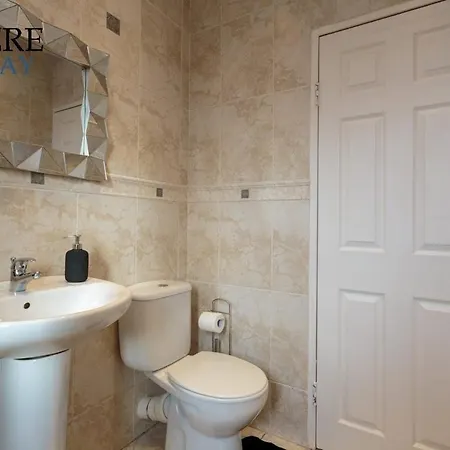 Stylish 3 Bedroom Apartment, Edimburgo Esterno foto